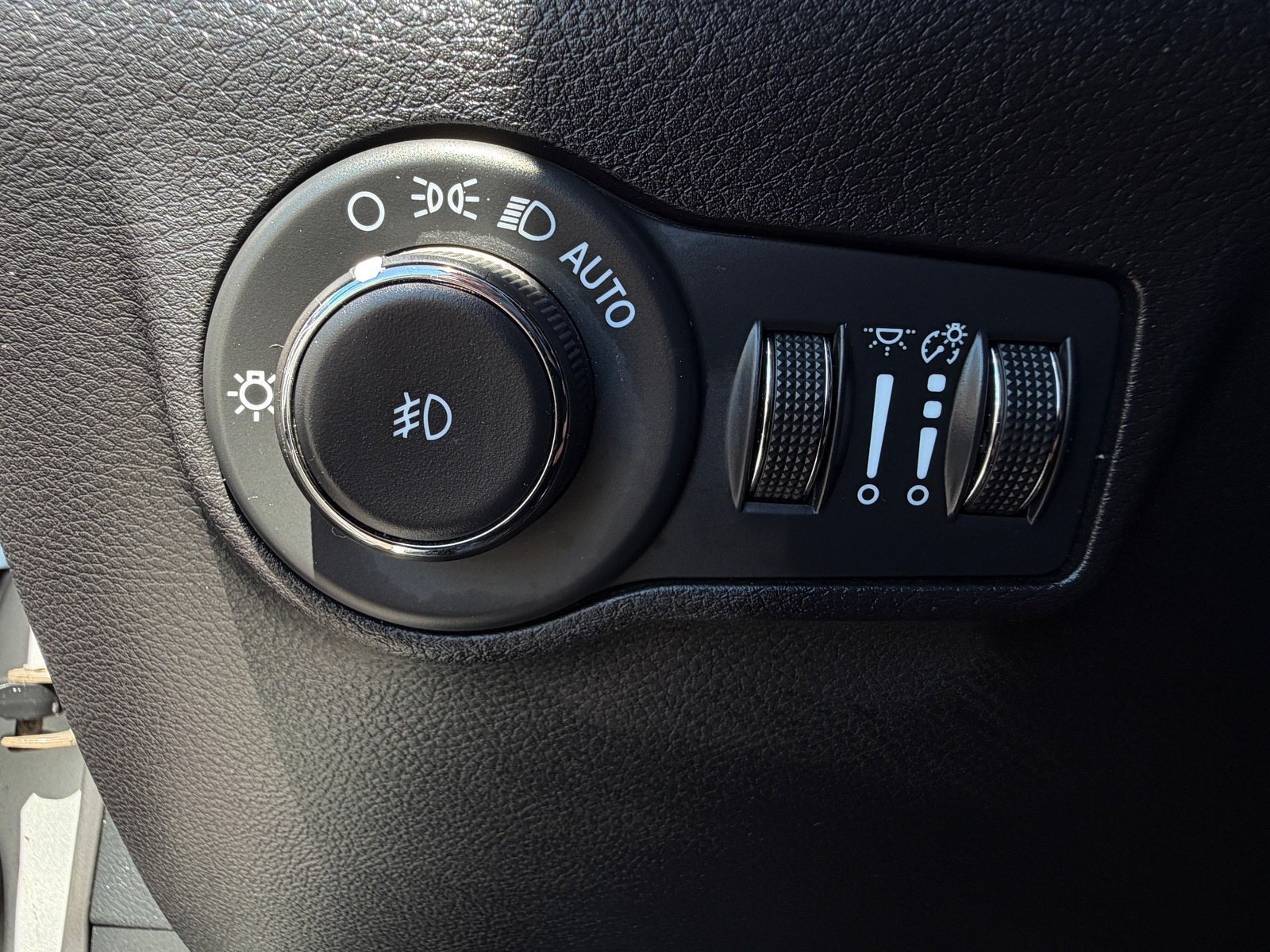Used 2024 Jeep Compass Latitude AWD/4WD image 19