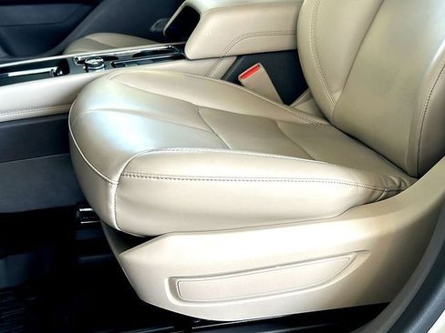Used 2023 Lincoln Corsair FWD image 13
