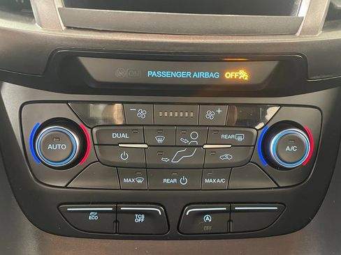 Used 2020 Ford Transit Connect XL image 22