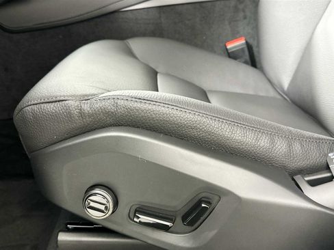 Used 2025 Volvo XC90 B6 Plus w/ Protection Package Premier image 15