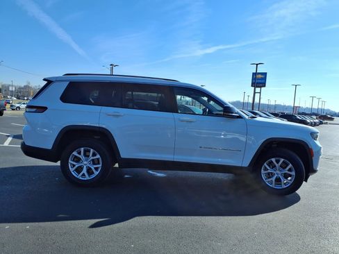 Used 2022 Jeep Grand Cherokee L Limited image 31