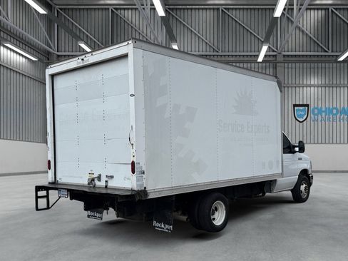 Used 2022 Ford E-350 and Econoline 350 Super Duty w/ Power Windows & Locks Group image 7