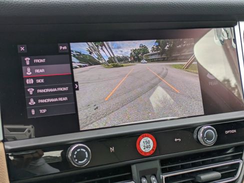 Used 2023 Porsche Macan image 28