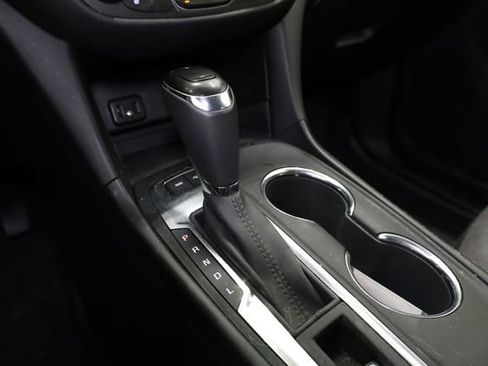 Used 2018 Chevrolet Equinox LT w/ Sun & Infotainment Package image 25