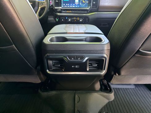 Used 2024 Chevrolet Silverado 2500 High Country w/ High Country Premium Package AWD/4WD image 8