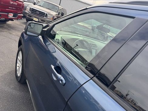 Used 2018 Ford Explorer XLT w/ Equipment Group 202A image 14