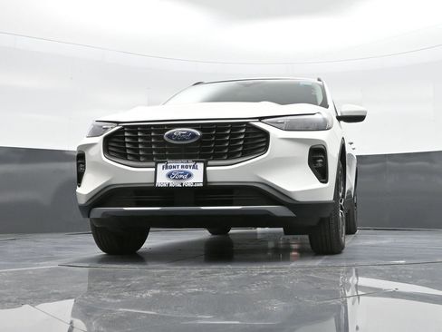 New 2025 Ford Escape SE FWD image 33
