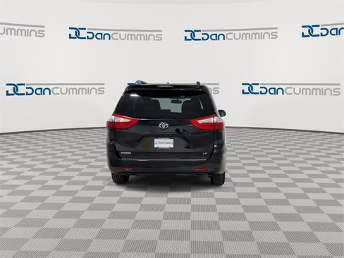 Used 2015 Toyota Sienna LE image 7
