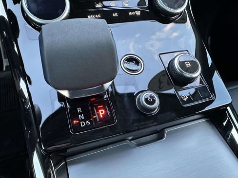 Used 2023 Land Rover Range Rover Sport SE Dynamic image 30