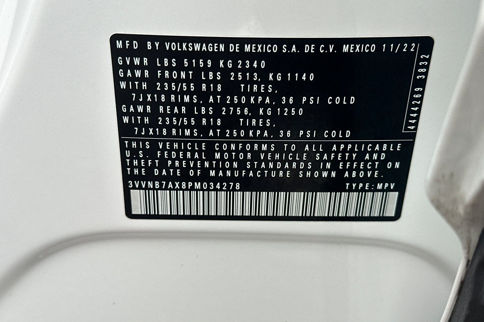 Used 2023 Volkswagen Tiguan SE w/ Panoramic Sunroof Package FWD image 29
