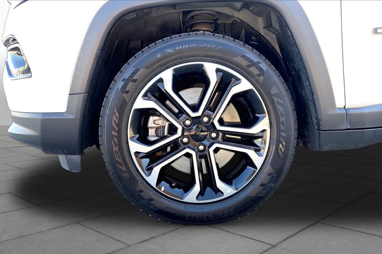 Used 2024 Jeep Compass Limited AWD/4WD image 11