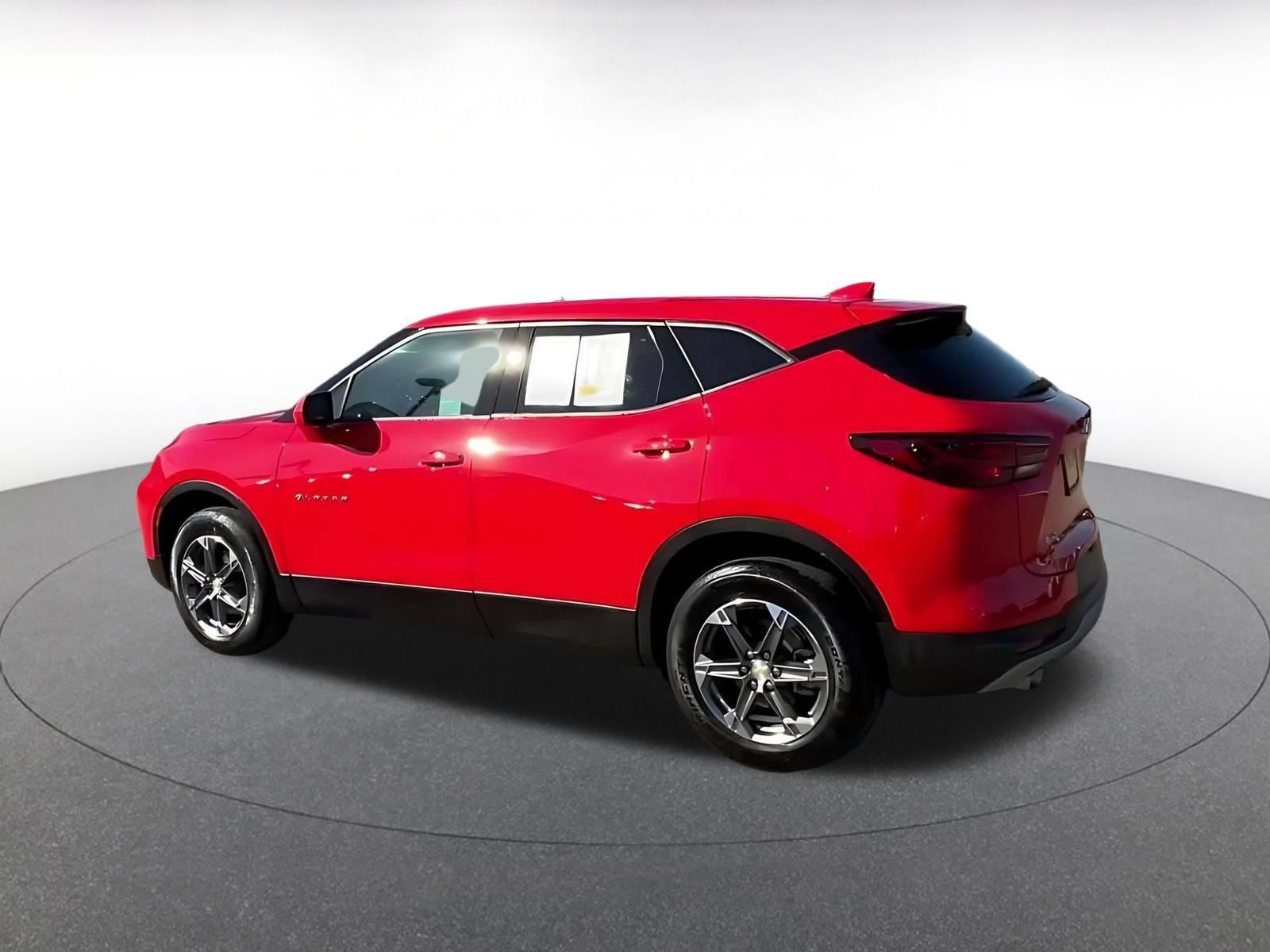 Used 2026 Chevrolet Blazer LT FWD image 9