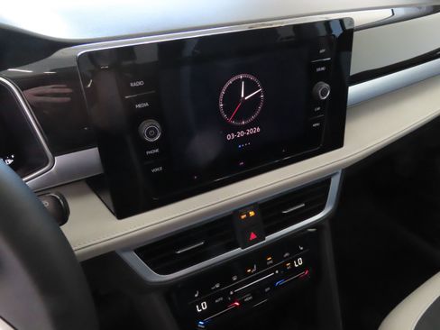 New 2026 Volkswagen Taos SE FWD image 17