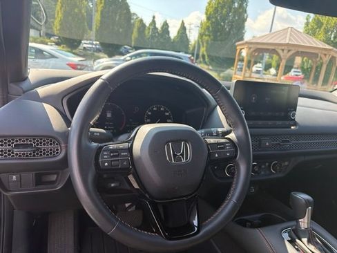Certified 2025 Honda HR-V Sport image 14