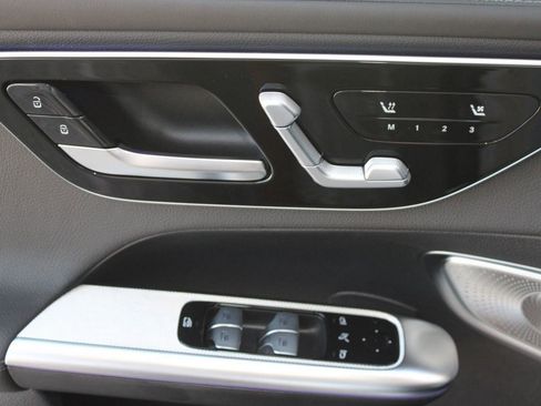 Used 2026 Mercedes-Benz GLC 300 image 13