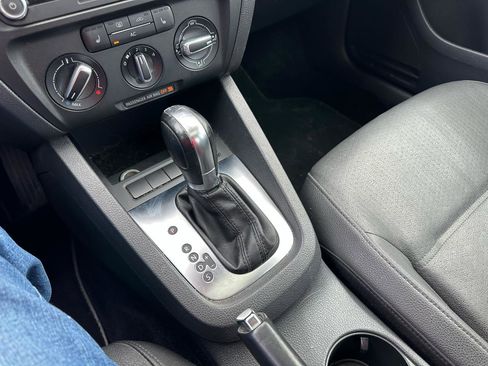 Used 2012 Volkswagen Jetta SE image 17