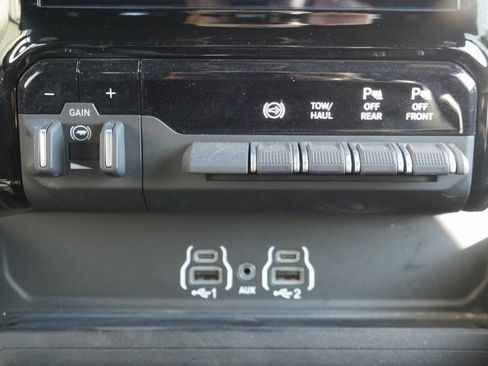 Used 2025 RAM 2500 Laramie image 18