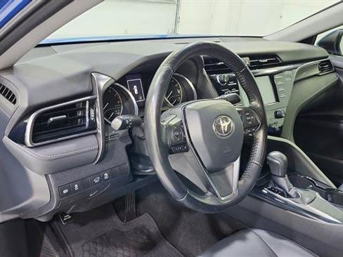 Used 2019 Toyota Camry SE FWD image 15