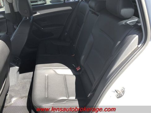 Used 2017 Volkswagen Golf SE FWD image 18