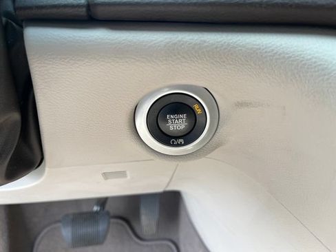 Used 2019 Chrysler Pacifica Touring-L w/ Advanced Safetytec Group FWD image 21