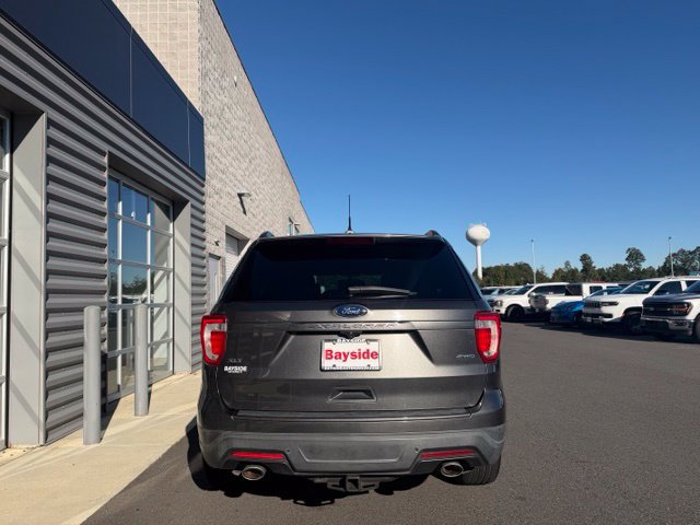 Used 2018 Ford Explorer XLT w/ Equipment Group 202A AWD/4WD image 6