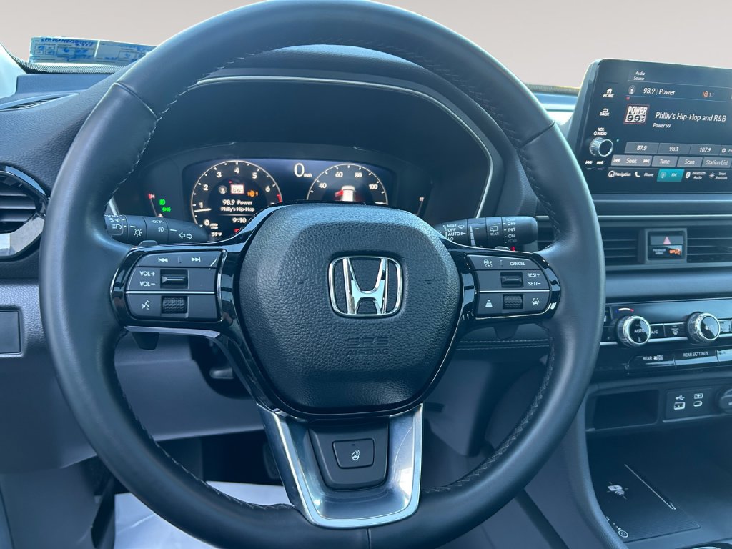 Used 2025 Honda Pilot Elite image 12