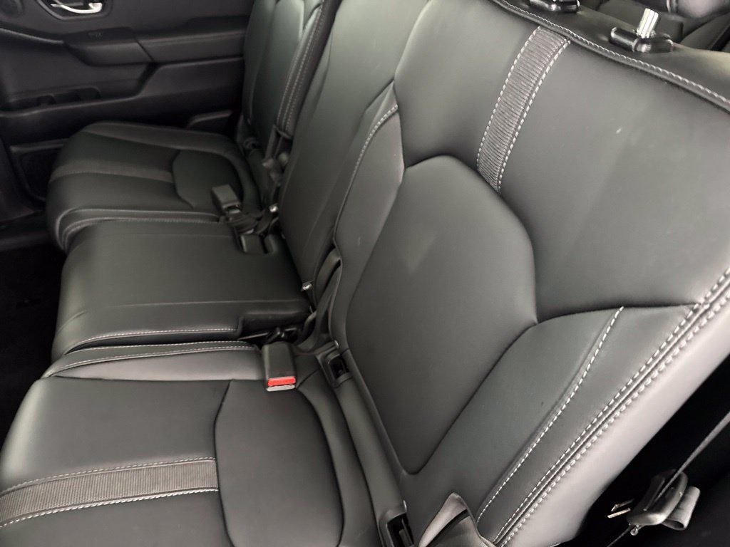 Used 2025 Honda Pilot Touring image 27