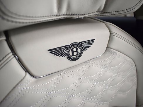 New 2025 Bentley Flying Spur Plug-In Hybrid image 35