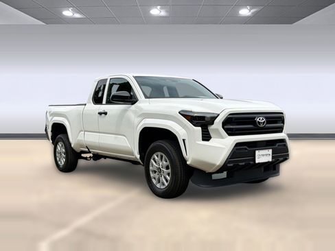 Used 2024 Toyota Tacoma SR image 7