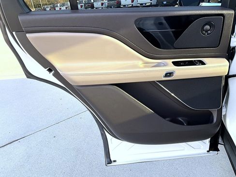 Used 2021 Lincoln Aviator Reserve w/ Equipment Group 201A image 24