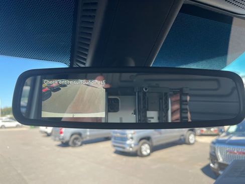 Used 2025 Mercedes-Benz Sprinter 2500 image 14