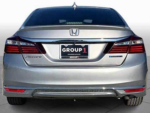 Used 2017 Honda Accord Hybrid Sedan image 5