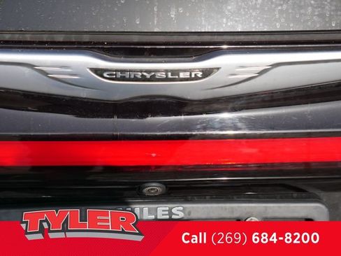 Used 2022 Chrysler Pacifica Limited AWD/4WD image 15