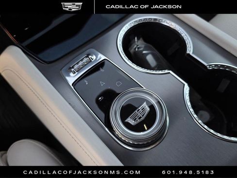 New 2026 Cadillac Vistiq Luxury w/ LPO, Floor Liner Package AWD/4WD image 12