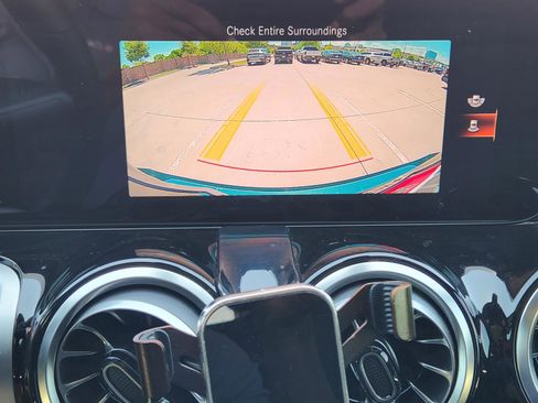 Used 2023 Mercedes-Benz GLB 250 4MATIC image 14