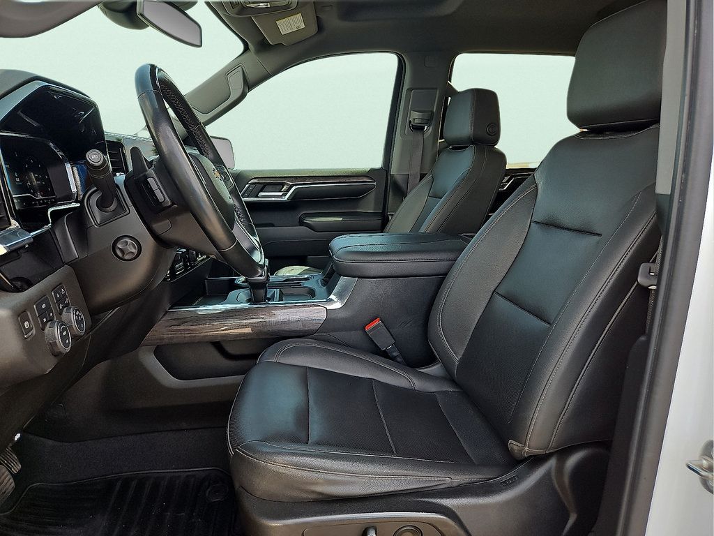 Used 2023 Chevrolet Silverado 1500 LTZ AWD/4WD image 13