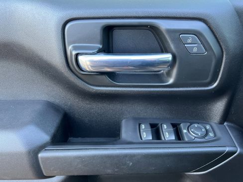 Used 2022 Chevrolet Silverado 1500 Custom image 8