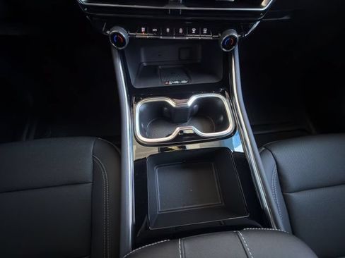 New 2026 Chevrolet Traverse LT w/ Midnight/Sport Edition FWD image 13