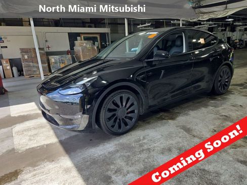 Used 2022 Tesla Model Y Performance AWD/4WD image 1