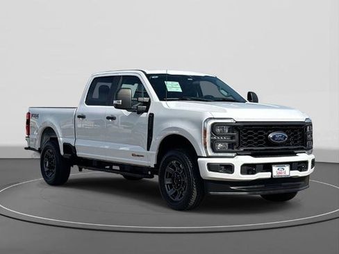 Certified 2023 Ford F250 XL w/ STX Appearance Package image 4