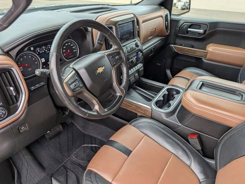 Used 2019 Chevrolet Silverado 1500 High Country w/ Technology Package image 10