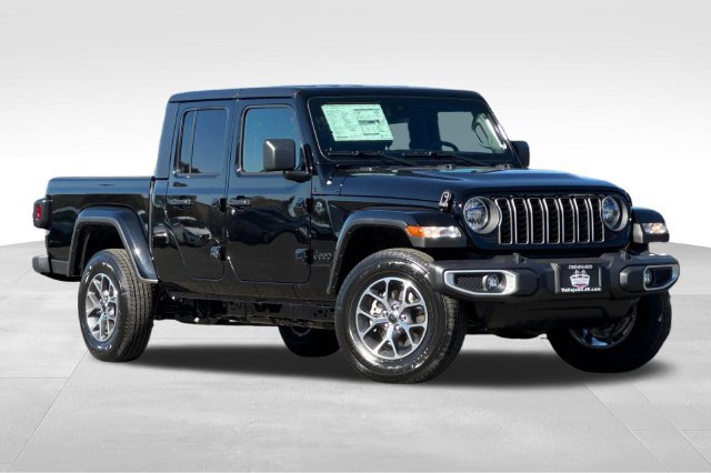 Used 2025 Jeep Gladiator Sport AWD/4WD image 2