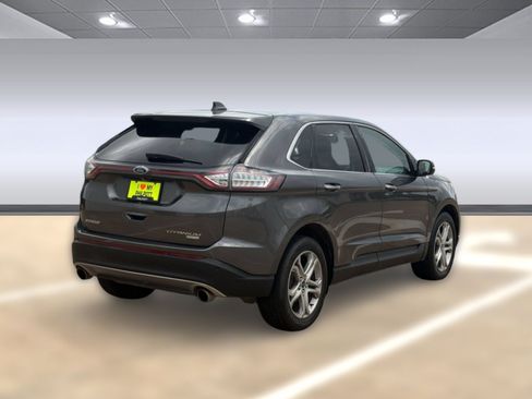 Used 2017 Ford Edge Titanium w/ Technology Package FWD image 9