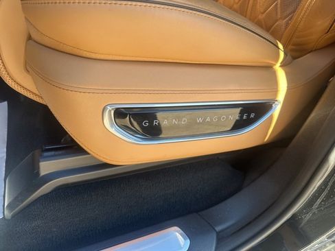Used 2023 Jeep Grand Wagoneer Series III image 7