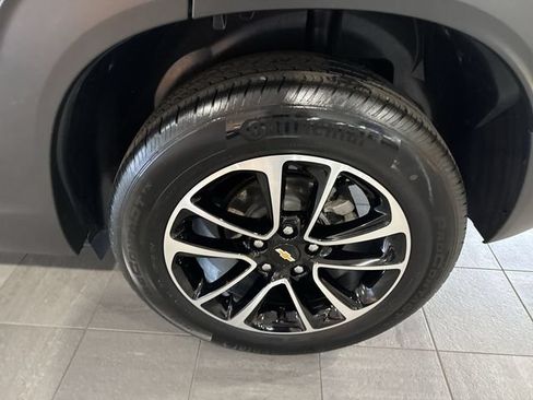 Used 2024 Chevrolet TrailBlazer LT w/ LT Cold Weather Package FWD image 8