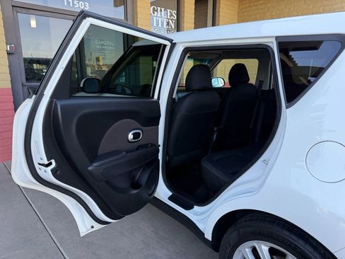 Used 2019 Kia Soul + image 19