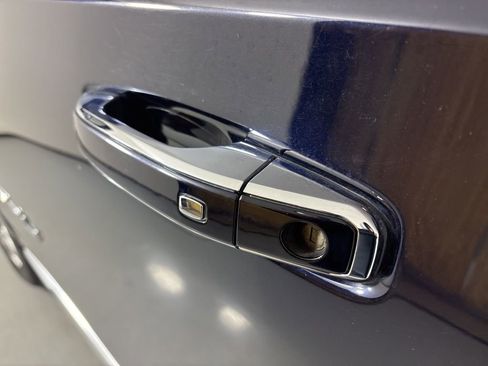 Used 2023 GMC Yukon Denali AWD/4WD image 13