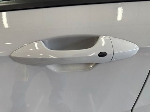 Used 2024 Hyundai Kona SEL AWD/4WD image 16