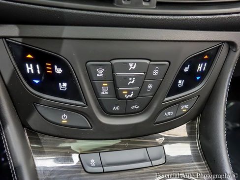 Used 2020 Buick Envision Premium w/ Driver Confidence Package image 18