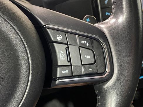 Used 2017 Jaguar F-PACE Prestige AWD/4WD image 29